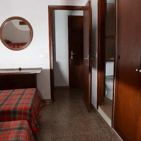 Hostal Alocs Playa DPlaya Des Figueral Zimmer foto